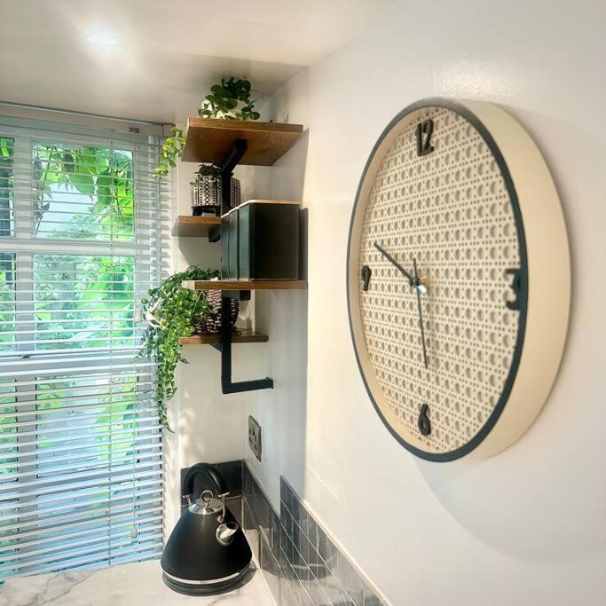 טראוברידג' Cosy Stylish Studio Apartment מראה חיצוני תמונה