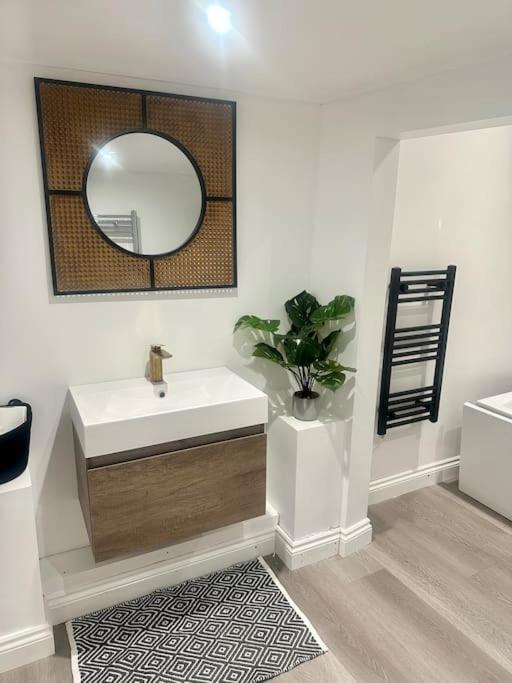 טראוברידג' Cosy Stylish Studio Apartment מראה חיצוני תמונה