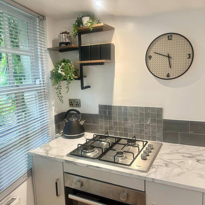 טראוברידג' Cosy Stylish Studio Apartment מראה חיצוני תמונה